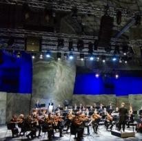 Barlangszínház 50: kiállítás, ünnepi koncert