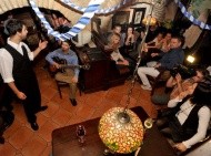 A bor dicsérete - Nagy siker a kocsmaszínházi premieren